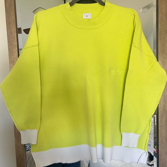 J. Marie Neon Green Sweater - Picture 1 of 4